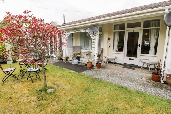 3 Riverside Bungalows