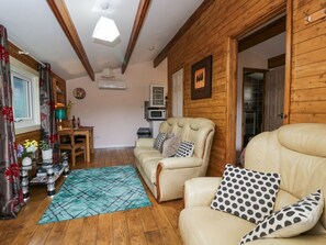 Living area - The Log Cabin, Royal Wootton Bassett (Swindon)