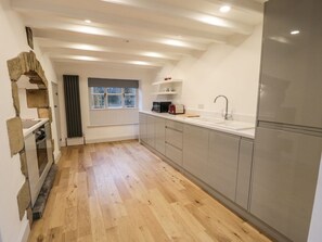 Private kitchen - Green Smithy Cottage, High Bentham (Lancaster)
