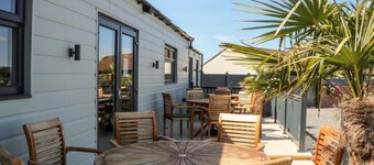 Chalet 3: Cozy Retreat in Heslerton Grange
