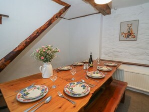 Dining - Y Beudy is in Sir Gaerfyrddin. (Llanybydder)