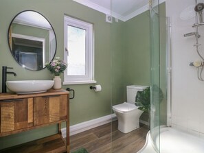 Shower - Piglet Cottage, Milford Haven. (Haverfordwest)