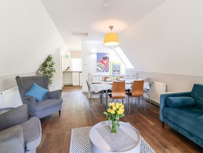 Living area - Valley Lodge 37, St Ann's Chapel, Cornwall (Callington)