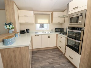 Private kitchen - The Beachhouse, East Wittering (Chichester)