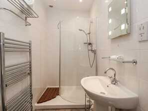 Shower - The Wagon Shed: Ground Floor Retreat (Driffield)