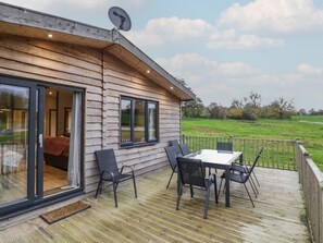 Outdoor dining - Oak Lodge, Abbots Bromley (Rugeley)