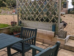 Outdoor dining - Rhode Acres, Hazelbury Bryan (Sturminster Newton)