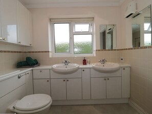 Shower - Rhode Acres, Hazelbury Bryan (Sturminster Newton)