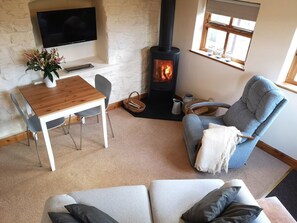 Fireplace - The Byre - Charming Retreat (Llannerch-y-Medd)
