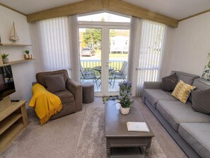 Living area - 10 Woodlands Way, Longframlington (Morpeth)