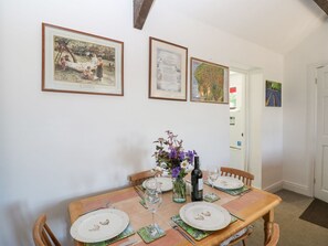 Dining - Dale View Cottage: Cozy Retreat (Hexham)