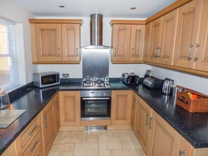 Dishwasher, high chair - Smugglers' Cottage, Marske-By-The-Sea (Redcar)