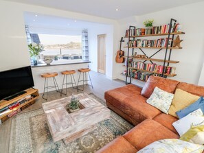 Living area - The Light House, Appledore (Bideford)