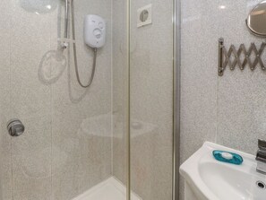 Shower - The Outbuilding at Tyn Llan, Cemaes Bay (Cemaes Bay)