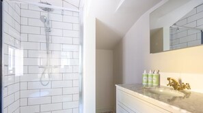 Shower - Cunsey Mill House, Hawkshead (Ambleside)