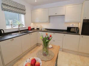 Private kitchen - Charming Plum Barn Retreat in Catesby (Daventry)