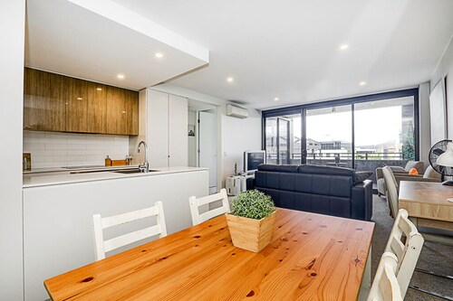 Governor Place - Executive Central Apartment