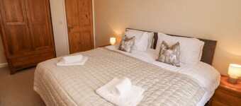 Charming Sun House Retreat in Allonby