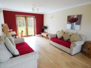 Living area - La Cala: Your Dream Home Awaits (Aberdare)