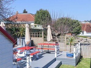 Outdoor dining - Flat 4, Big Tree Holiday Flats, Paignton (Paignton)