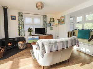 Living area - Wood Glen Cottage, Rushlake Green (Heathfield)