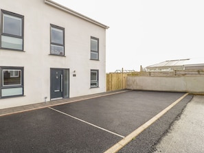 Property grounds - The Sandy Bee, Benllech (Tyn-y-Gongl)