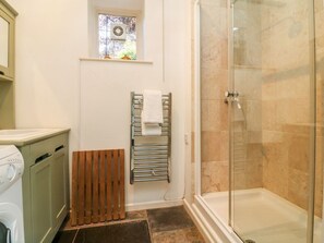 Shower - 1 The Coach House, Yarde (Taunton)