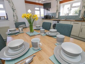 Dining - Parlour Cottage, Gatcombe (Newport)