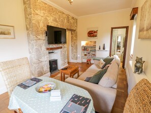 Fireplace - Fox Cottage, Droitwich Spa (Droitwich)