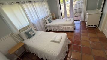 5 bedrooms, free WiFi, bed sheets