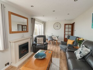 Living area - Bay View: A Charming Retreat (Paignton)