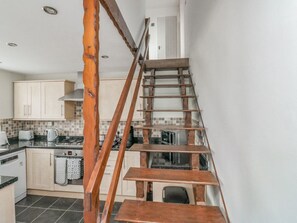 Private kitchen - Bay View: A Charming Retreat (Paignton)