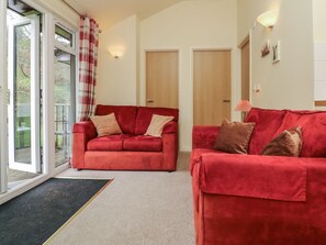 Living area - 7 Manleigh Park, Combe Martin (Ilfracombe)