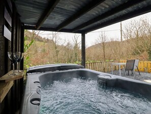 Terrace/patio - Lodge at Nadur, Machynlleth (Machynlleth)