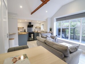 Interior - Lodge at Nadur, Machynlleth (Machynlleth)