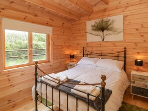 Room - SUNNYSIDE LODGE, dog-friendly, private garden, Crewkerne (Crewkerne)