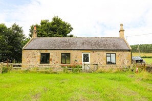 Exterior - Flodden Edge Farm Cottage, Milfield (Mindrum)
