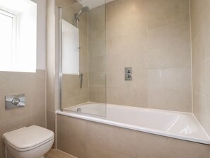 Shower - Chi Gwynn - Your Crantock Escape (Newquay)