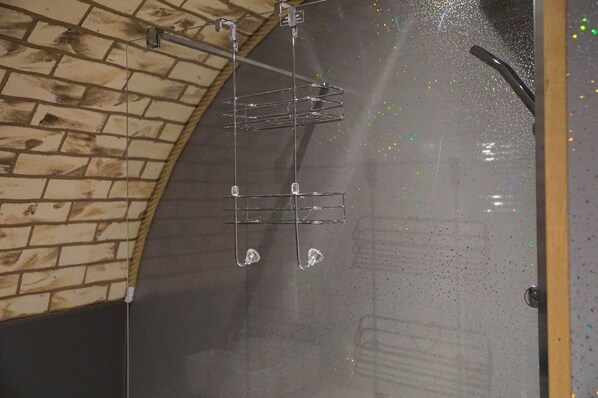 Shower - Badgers View, Rhayader, Wales. (Rhayader)