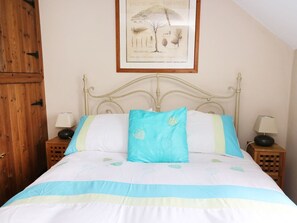 Room - CEDAR HOUSE, Dog friendly, Llanidloes (Llanidloes)