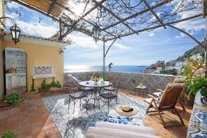 Luxury-Apartment, 2 Schlafzimmer, Meerblick | Terrasse/Patio
