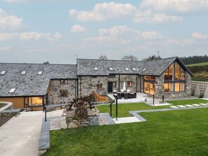 Exterior - Y Côr, Cerrigydrudion (Corwen)