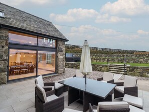 Outdoor dining - Y Côr, Cerrigydrudion (Corwen)