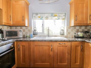 Private kitchen - Charming Stable Cottage Retreat (Whitby)