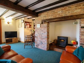 Living area - White Cottage, Cleobury Mortimer (Kidderminster)