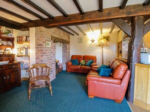 Living area - White Cottage, Cleobury Mortimer (Kidderminster)