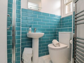 Shower - Wellington House, Bridlington (Bridlington)