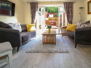 Living area - 51 St. Georges Avenue, Telford (Telford)