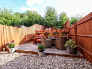 Terrace/patio - 51 St. Georges Avenue, Telford (Telford)