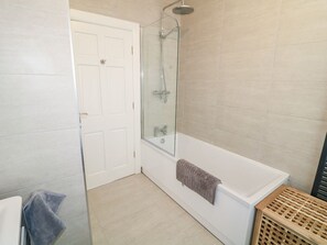 Shower - Seacoast Cottage, Castlerock (Castlerock)